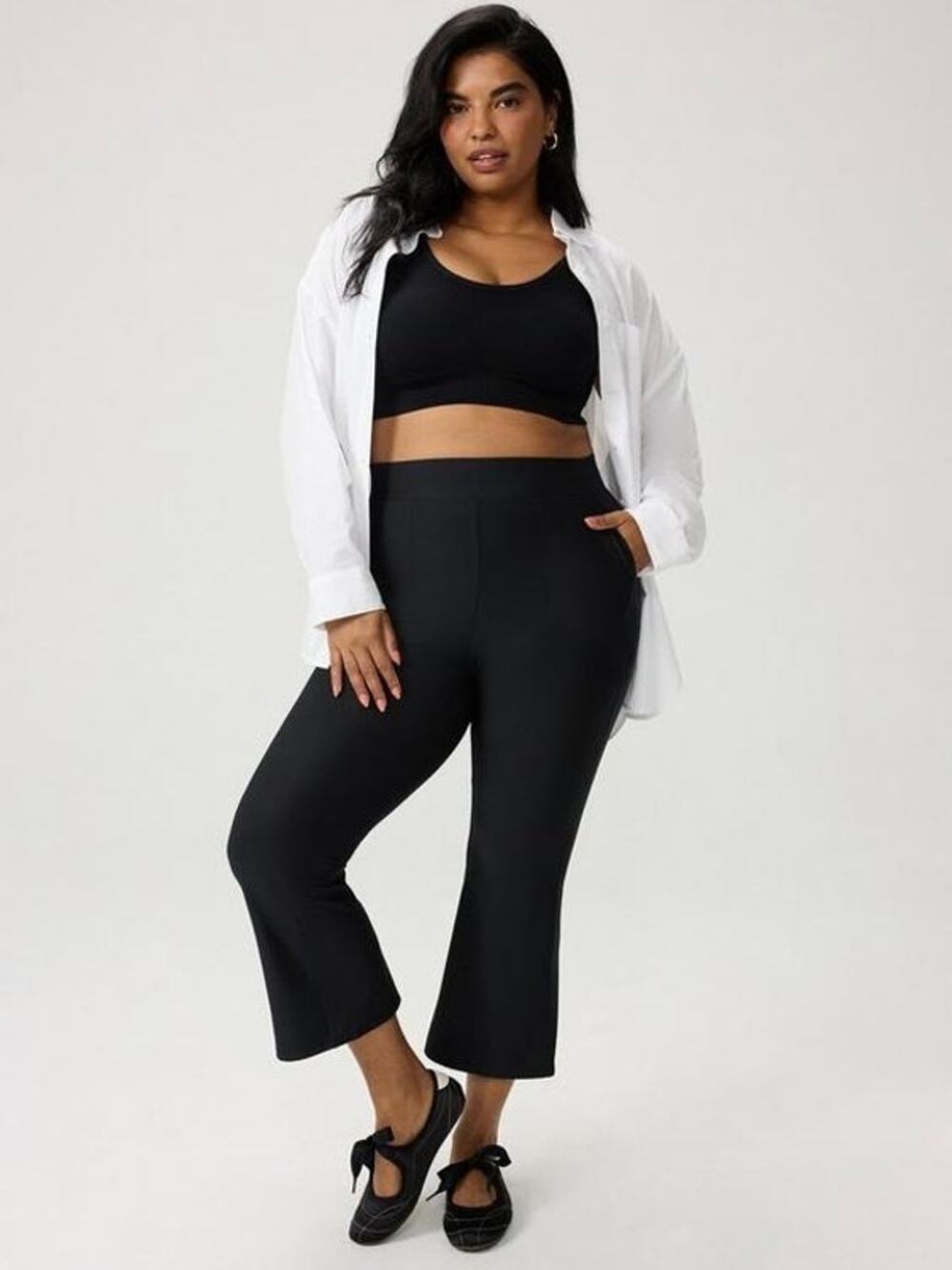 Torrid Black Luxe Flare Cropped Pocket Leggings Sz.3 NWT